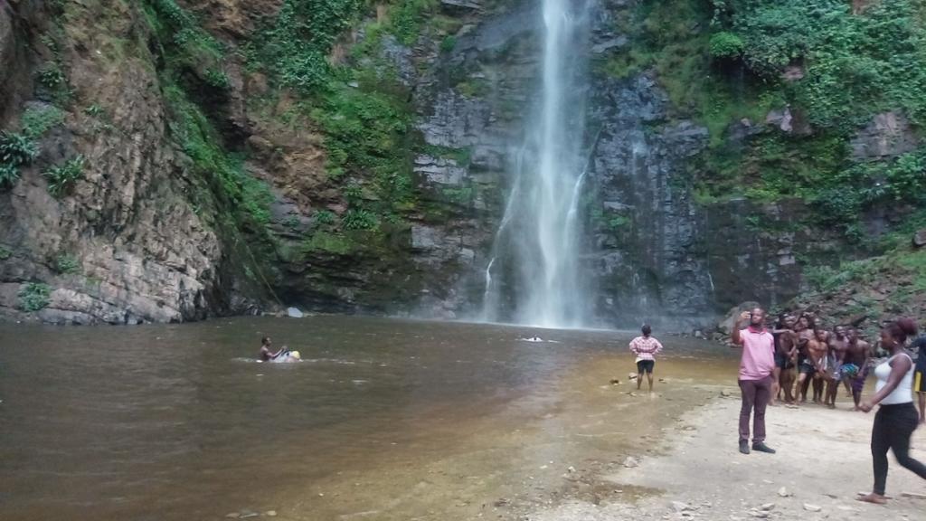 Wli Waterfalls Inn Wli Afegame Exteriör bild